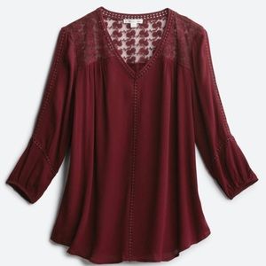 JOHNPAULRICHARD Raelinn Crochet Detail Top